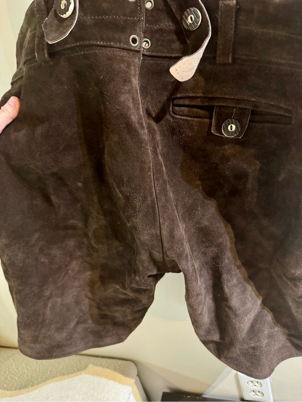 Men's Brown Suede Lederhosen-Style Suspender Bag - Picture 8 of 9